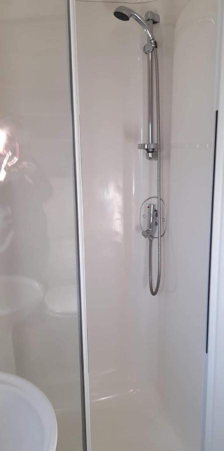 8 Berth Caravan At Parkdean Camber Sands Exterior photo
